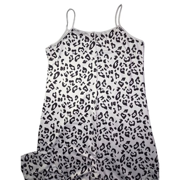 Jumpsuit Womens Medium Snow Leopard Print Pockets Soft Lightweight Lounge NEW - Picture 6 of 11